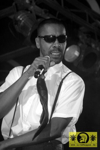 Two Tone Club (F) 10. This Is Ska Festival - Wasserburg, Rosslau 24. Juni 2006 (1).jpg